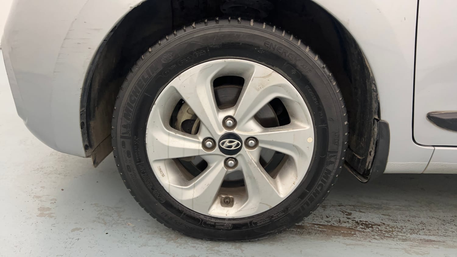 Used 2019 Hyundai Xcent SX Petrol Manual tyres LEFT FRONT TYRE RIM VIEW