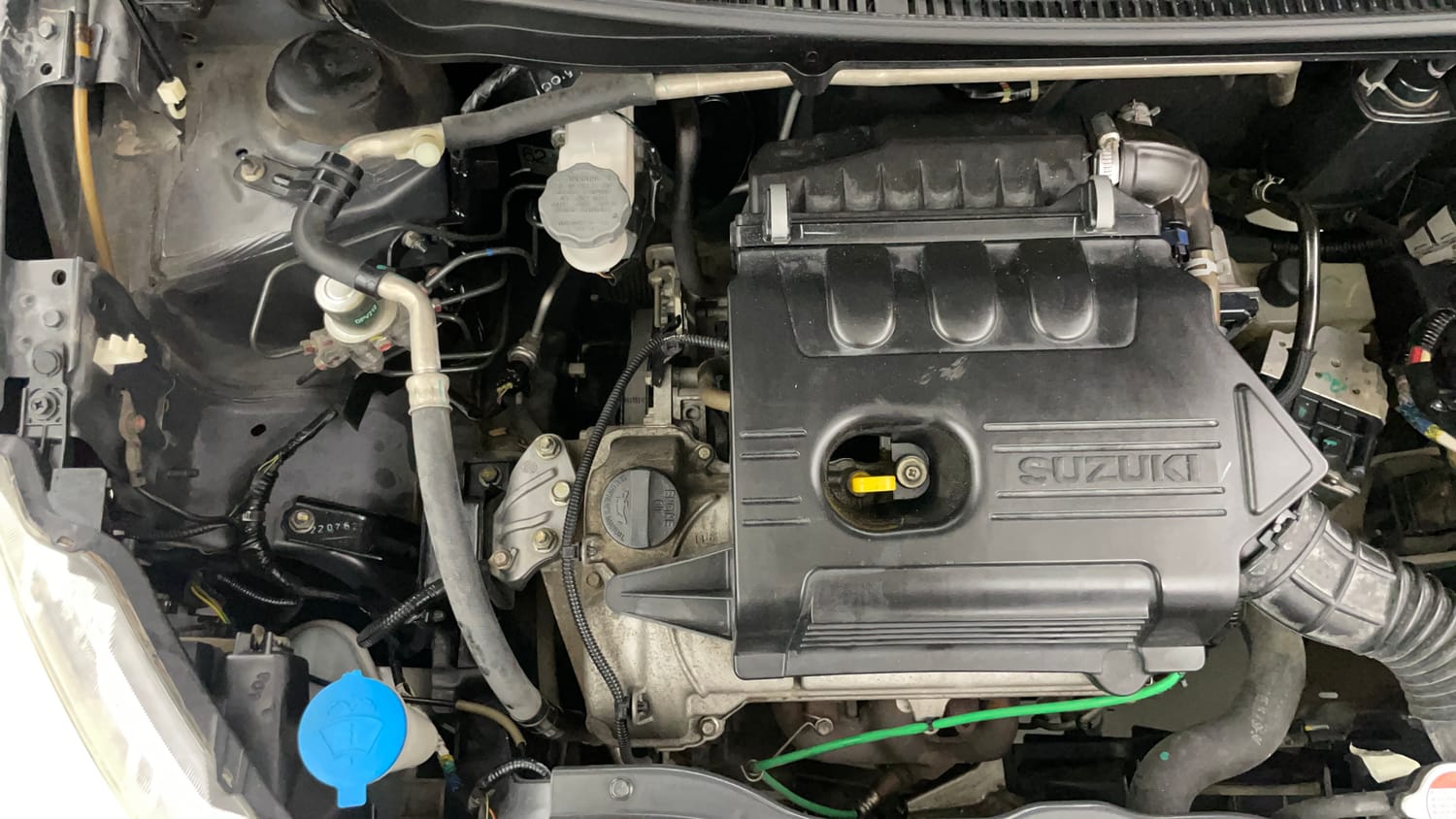 Used 2016 Maruti Suzuki Celerio VXi AMT Petrol Automatic engine ENGINE RIGHT SIDE VIEW