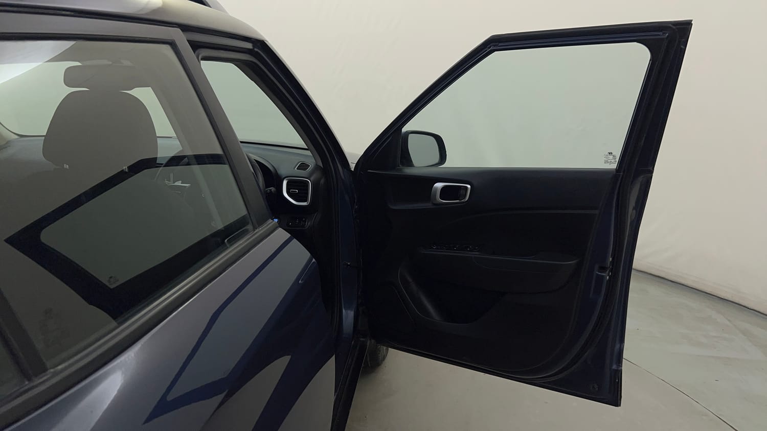 Used 2022 Hyundai Venue SX Plus 1.0 Turbo DCT Petrol Automatic interior RIGHT FRONT DOOR OPEN VIEW