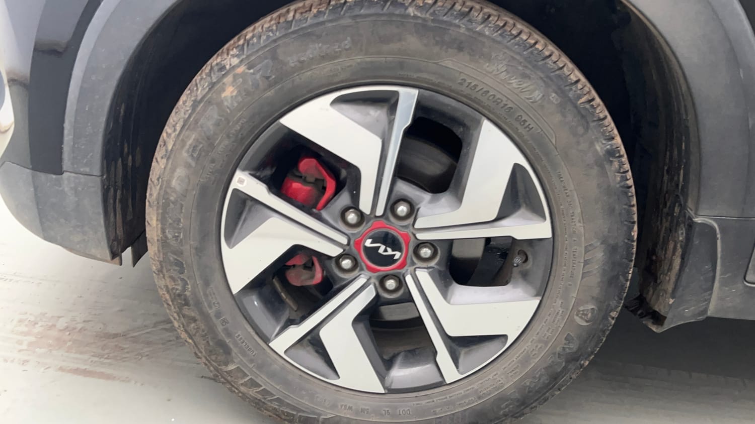Used 2023 Kia Sonet GTX Plus 1.0 DCT Petrol Automatic tyres LEFT FRONT TYRE RIM VIEW