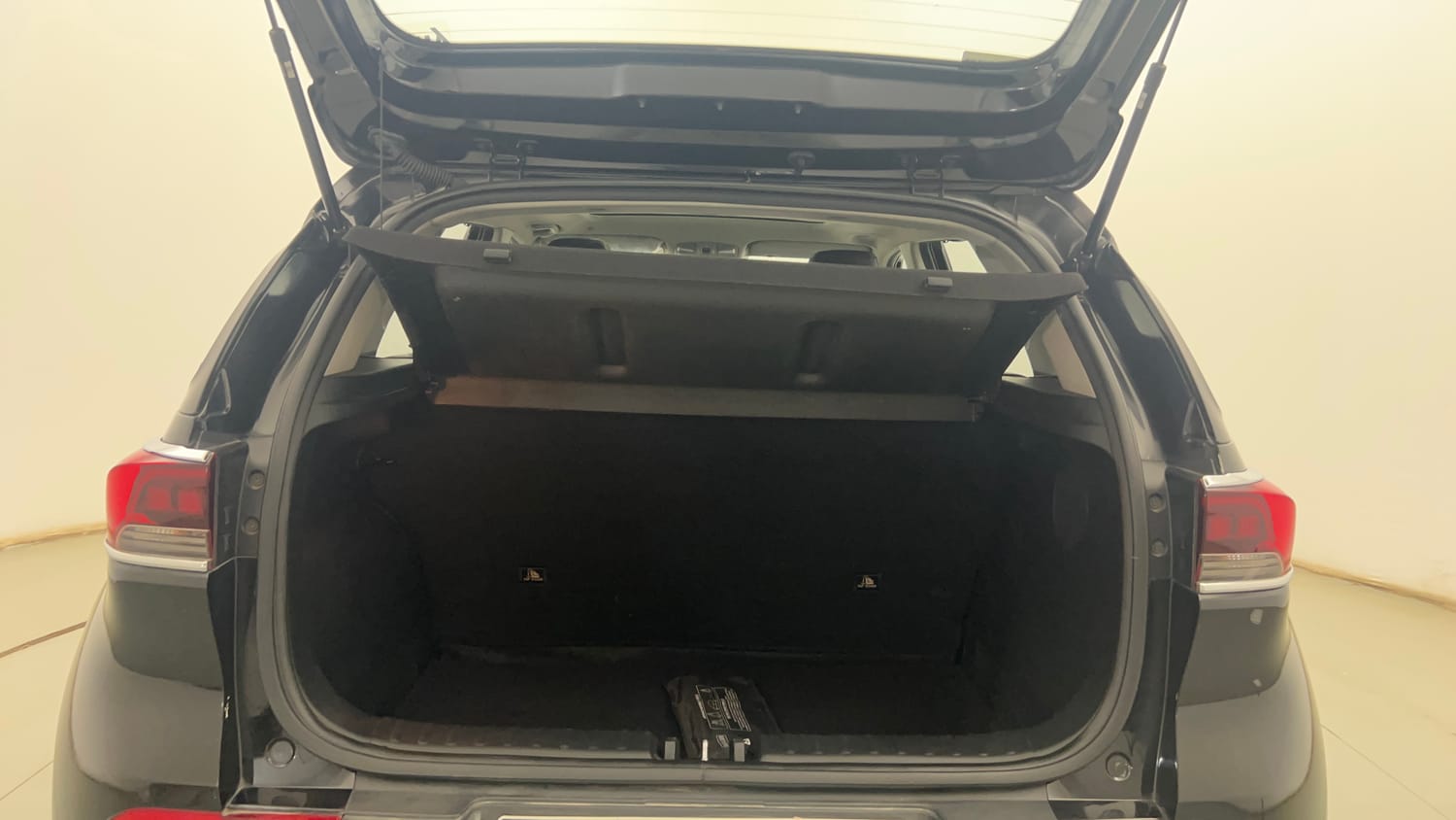 Used 2023 Kia Sonet GTX Plus 1.0 DCT Petrol Automatic interior DICKY INSIDE VIEW
