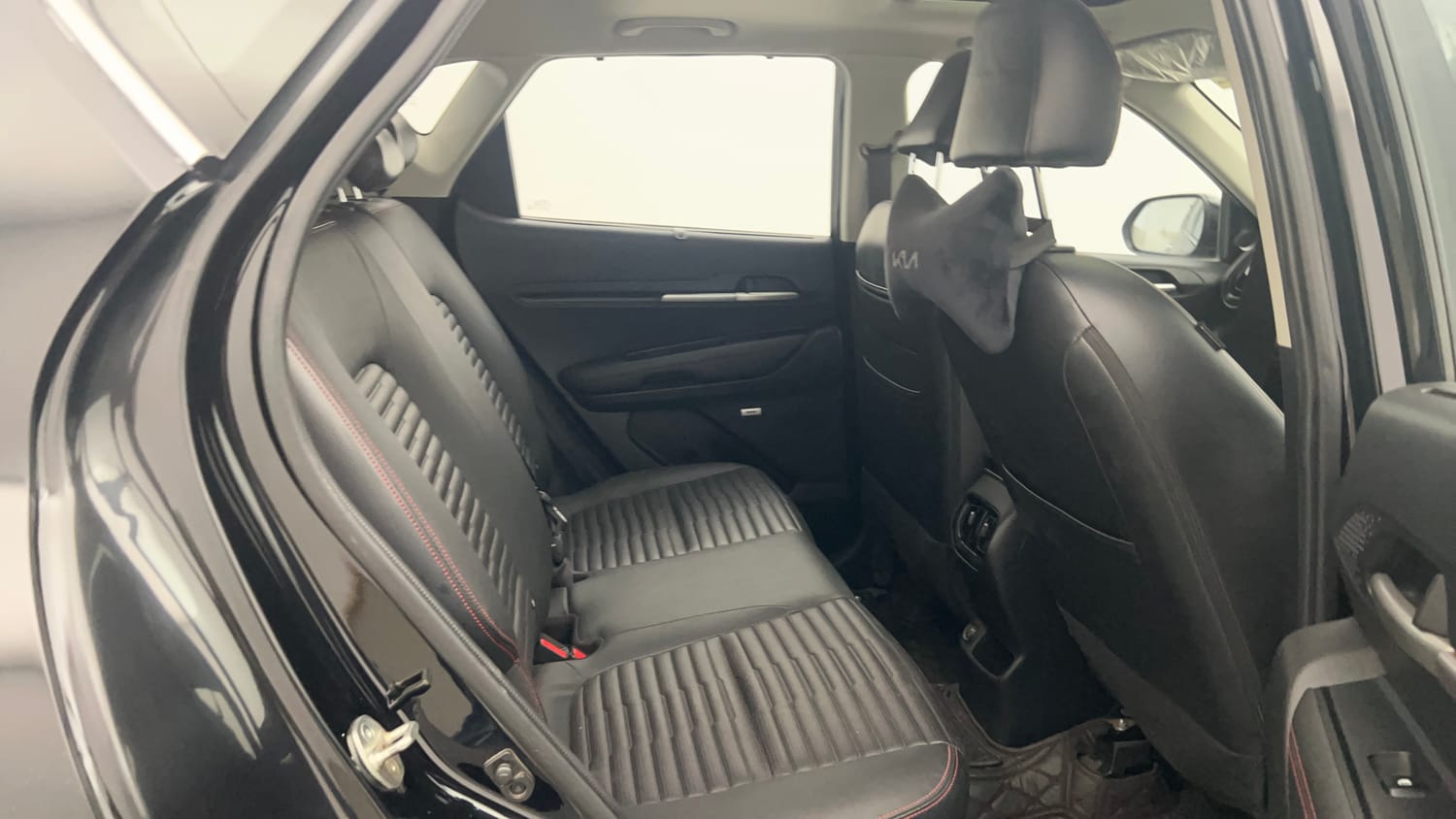 Used 2023 Kia Sonet GTX Plus 1.0 DCT Petrol Automatic interior RIGHT SIDE REAR DOOR CABIN VIEW