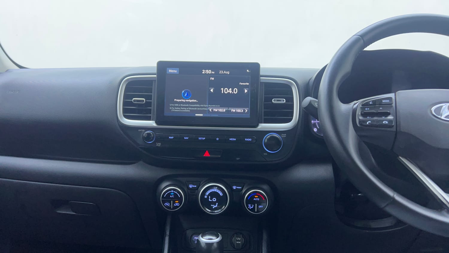 Used 2019 Hyundai Venue SX Plus 1.0 Turbo DCT Petrol Automatic interior MUSIC SYSTEM & AC CONTROL VIEW