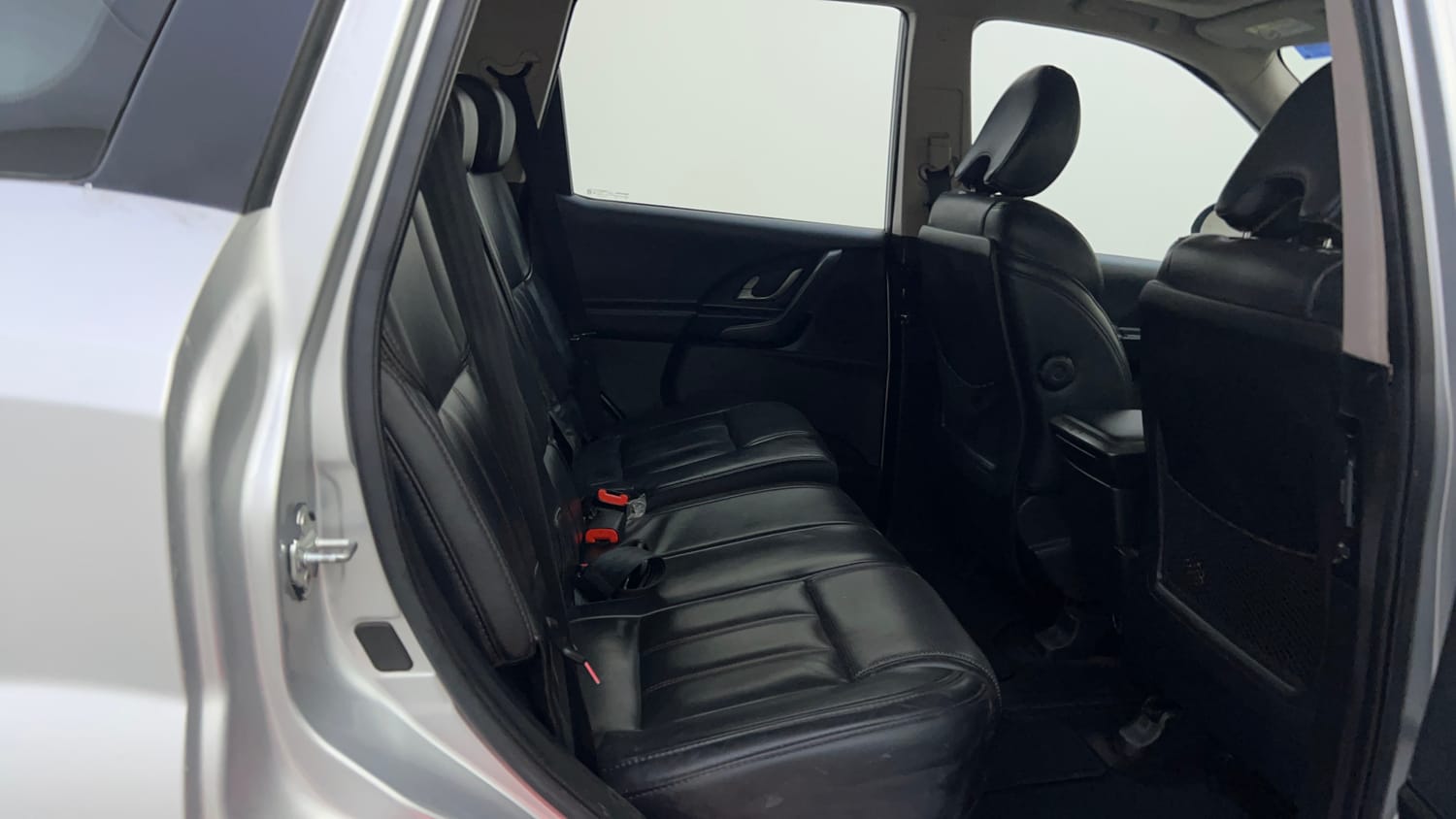 Used 2017 Mahindra XUV500 W10 Diesel Manual interior RIGHT SIDE REAR DOOR CABIN VIEW