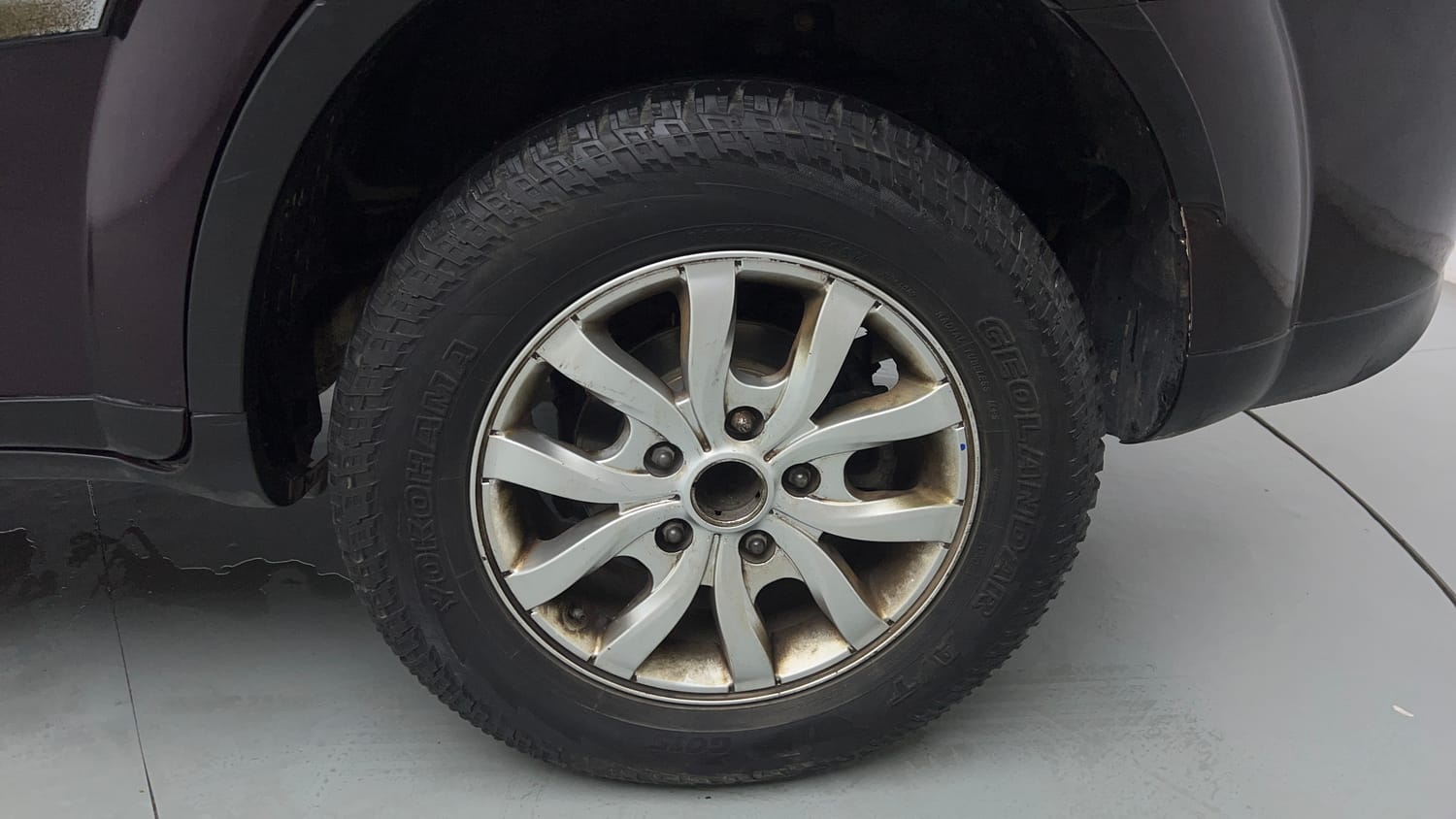 Used 2018 Mahindra XUV500 W9 Diesel Manual tyres LEFT REAR TYRE RIM VIEW