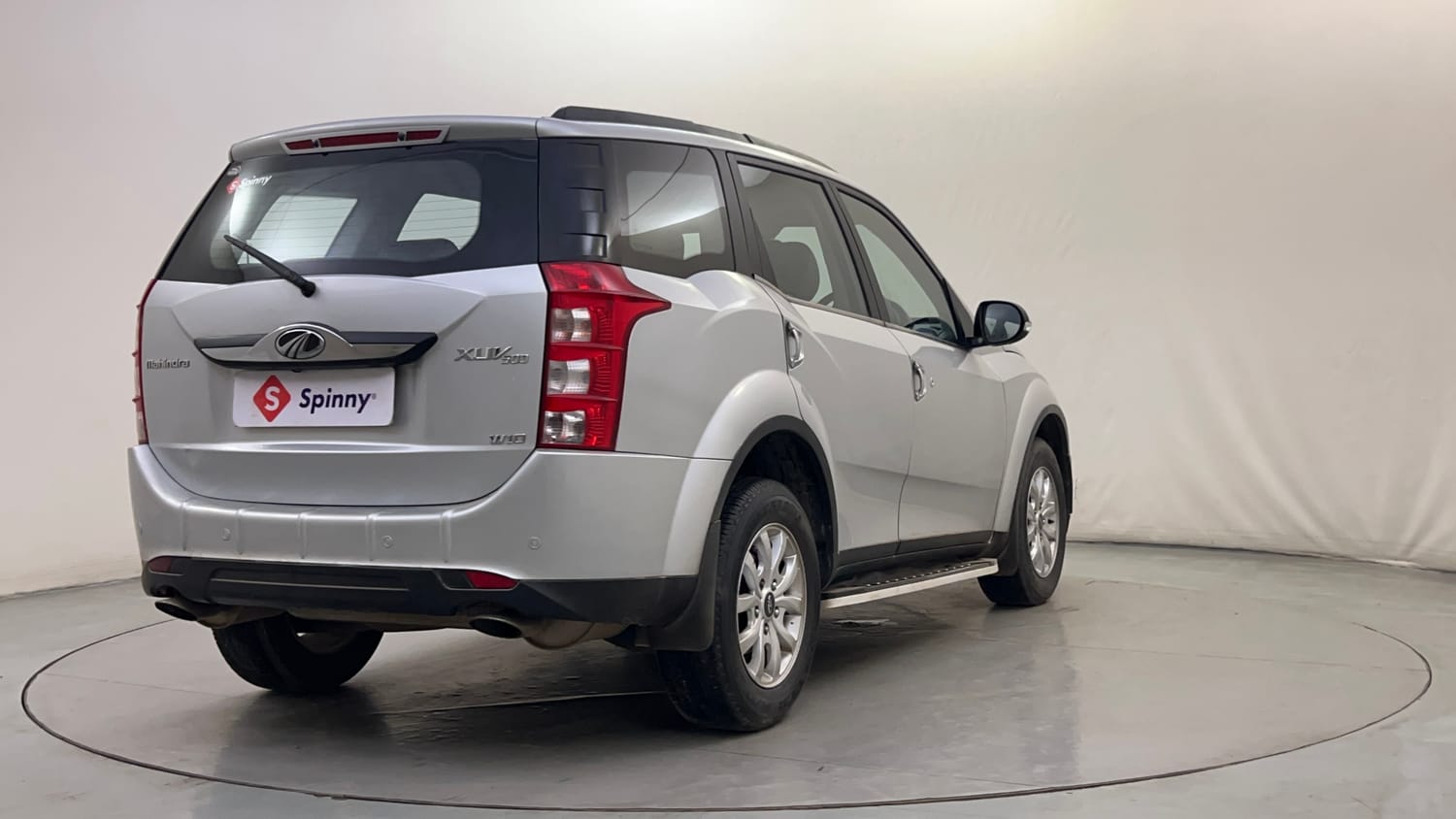 Used 2017 Mahindra XUV500 W10 Diesel Manual exterior RIGHT REAR CORNER VIEW