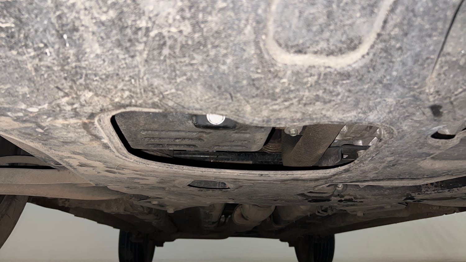 Used 2022 Hyundai Venue SX Plus 1.0 Turbo DCT Petrol Automatic extra FRONT LEFT UNDERBODY VIEW