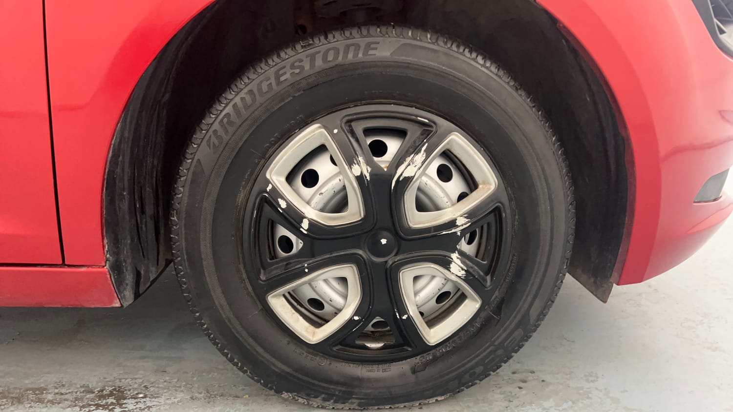 Used 2021 Tata Altroz XE Petrol Petrol Manual tyres RIGHT FRONT TYRE RIM VIEW