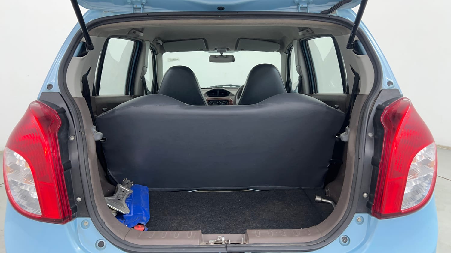 Used 2015 Maruti Suzuki Alto 800 Lxi Petrol Manual interior DICKY INSIDE VIEW