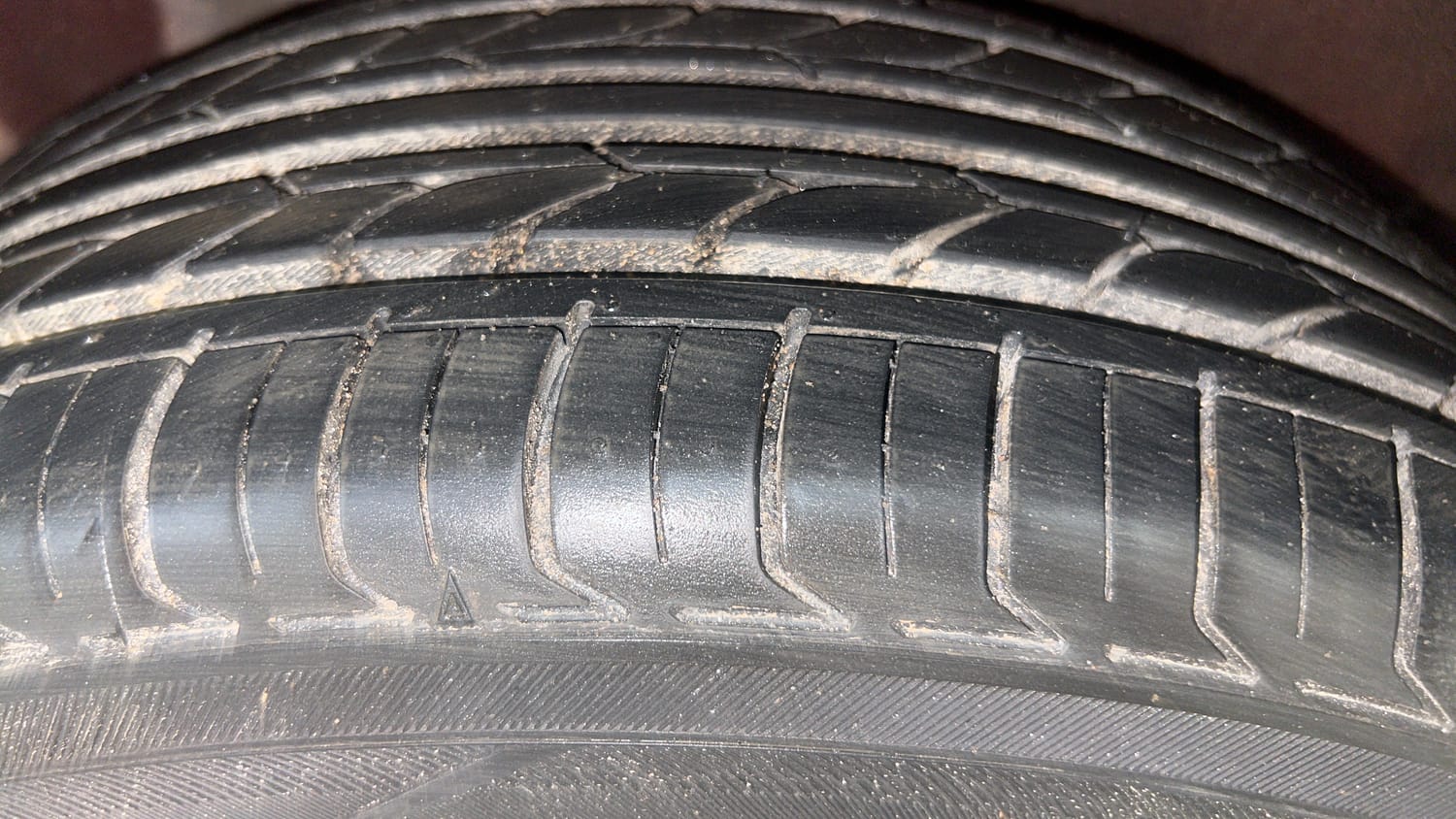 Used 2016 Volkswagen Polo GT TSI Petrol Automatic tyres RIGHT REAR TYRE TREAD VIEW