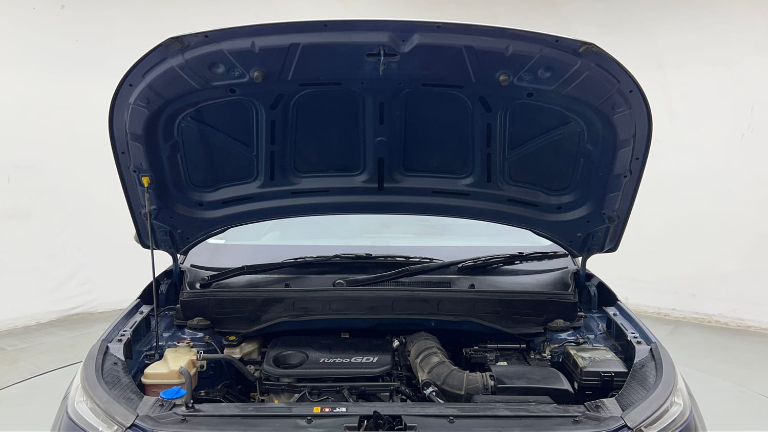 Used 2022 Hyundai Venue SX Plus 1.0 Turbo DCT Petrol Automatic engine ENGINE & BONNET OPEN FRONT VIEW