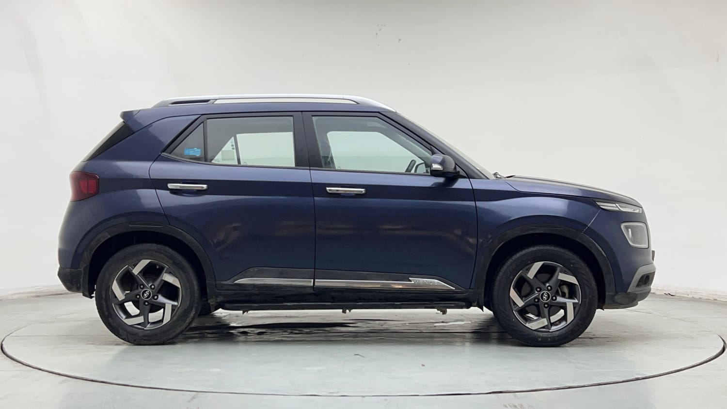 Used 2022 Hyundai Venue SX Plus 1.0 Turbo DCT Petrol Automatic exterior RIGHT SIDE VIEW