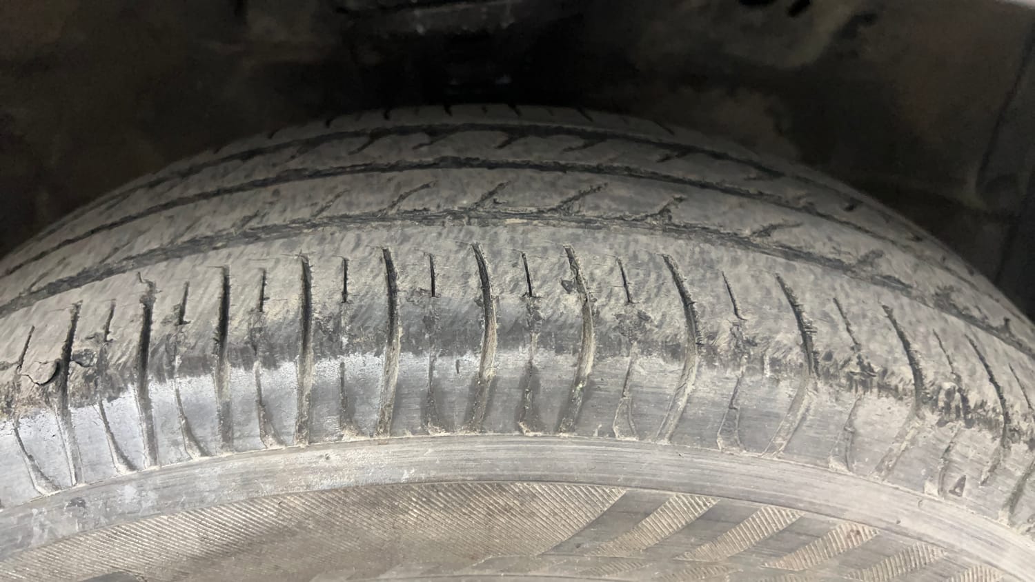 Used 2018 Maruti Suzuki Wagon R 1.0 VXI AMT Petrol Automatic tyres RIGHT FRONT TYRE TREAD VIEW