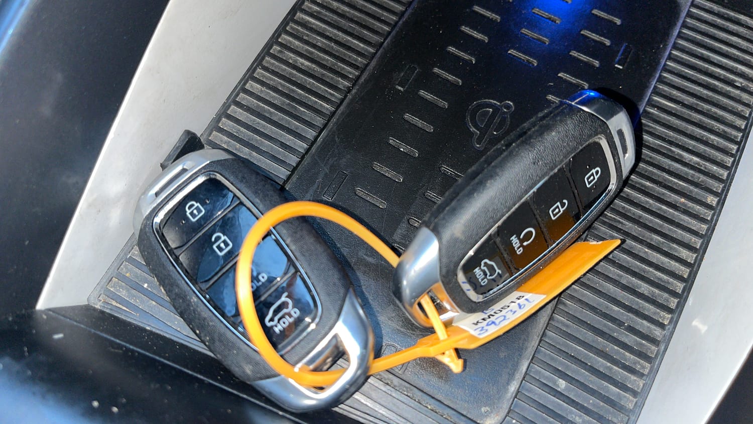 Used 2025 Hyundai New i20 Asta (O) 1.2 IVT Petrol Automatic extra CAR KEY VIEW