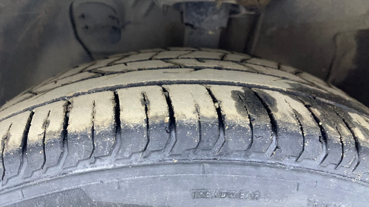 Used 2025 Hyundai New i20 Asta (O) 1.2 IVT Petrol Automatic tyres LEFT FRONT TYRE TREAD VIEW