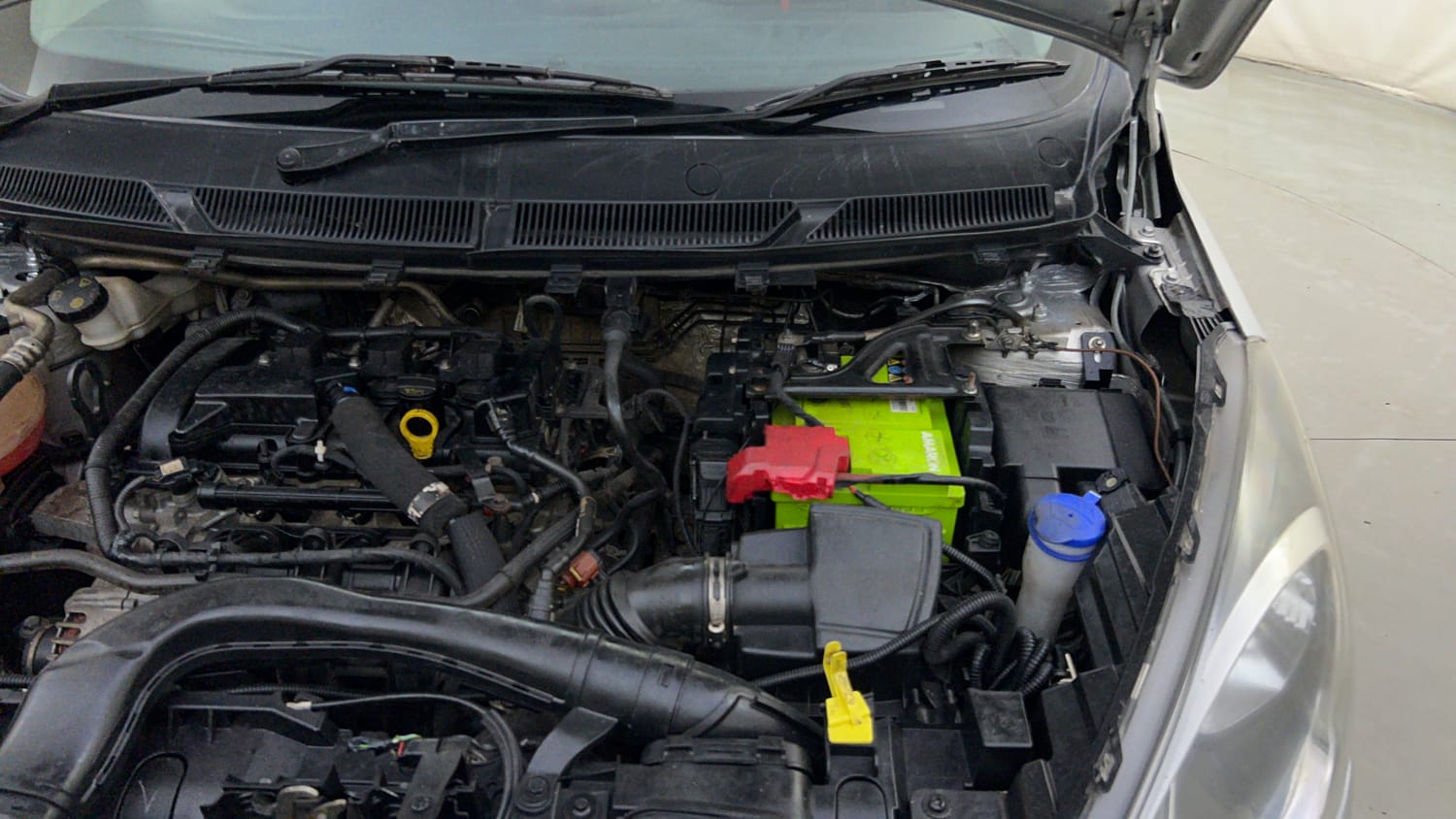 Used 2019 Ford Figo Titanium 1.2 Ti-VCT MT Petrol Manual engine ENGINE LEFT SIDE HINGE & APRON VIEW