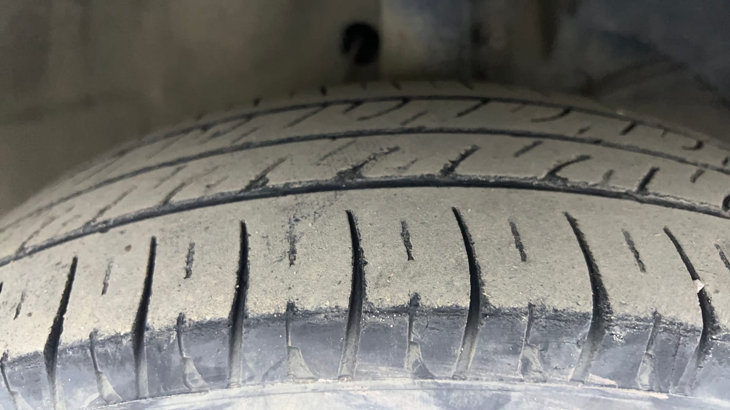 Used 2017 Maruti Suzuki Dzire VXi AMT Petrol Automatic tyres RIGHT FRONT TYRE TREAD VIEW