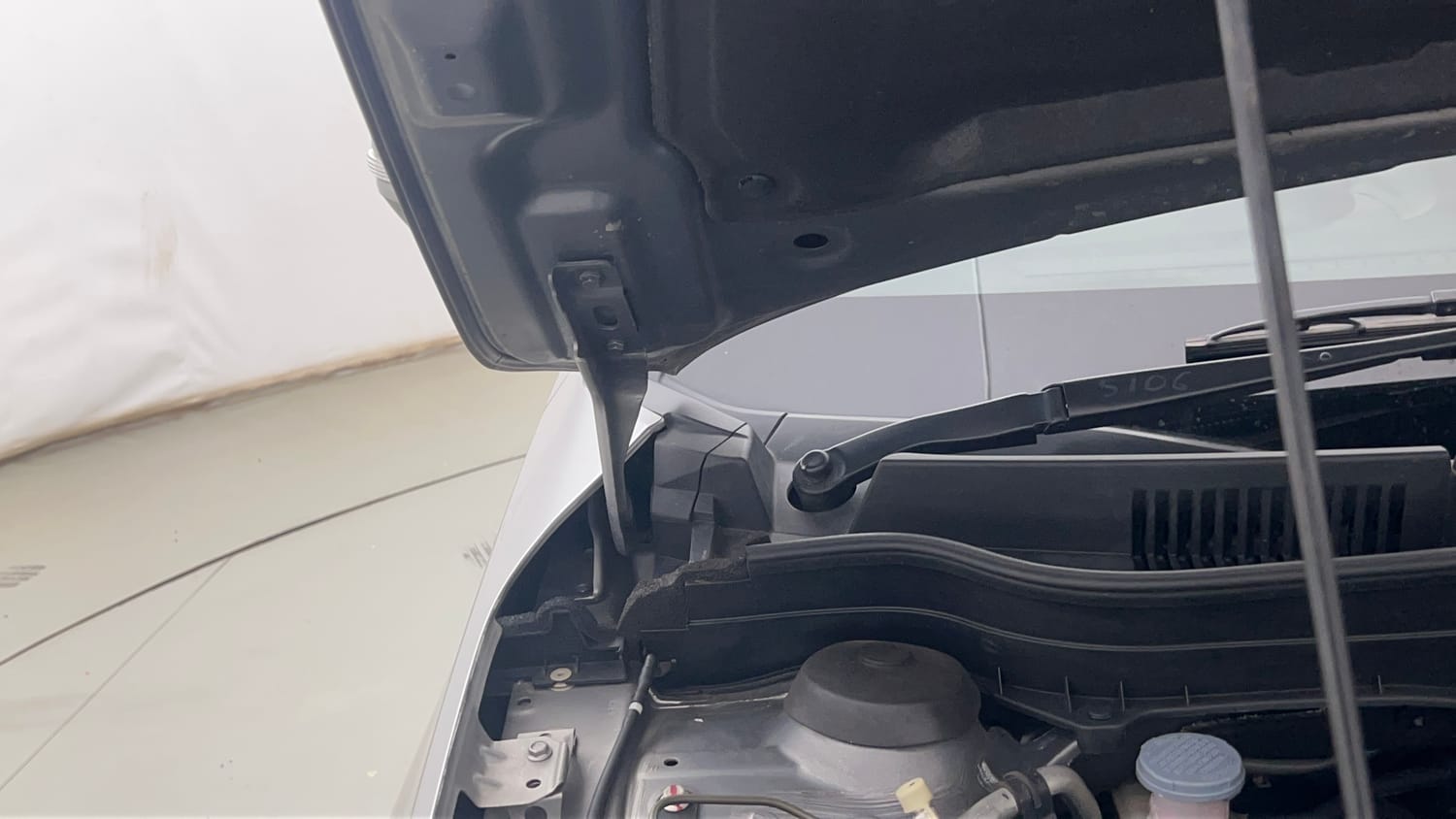 Used 2022 maruti-suzuki Vitara Brezza LXi Petrol Manual engine ENGINE RIGHT SIDE HINGE & APRON VIEW