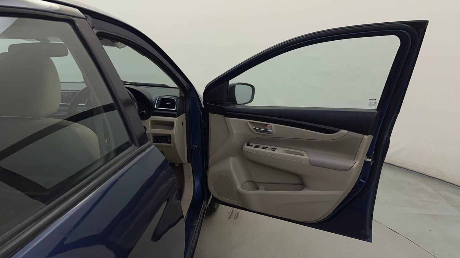 Used 2018 Maruti Suzuki Ciaz Zeta 1.4 MT Petrol Manual interior RIGHT FRONT DOOR OPEN VIEW