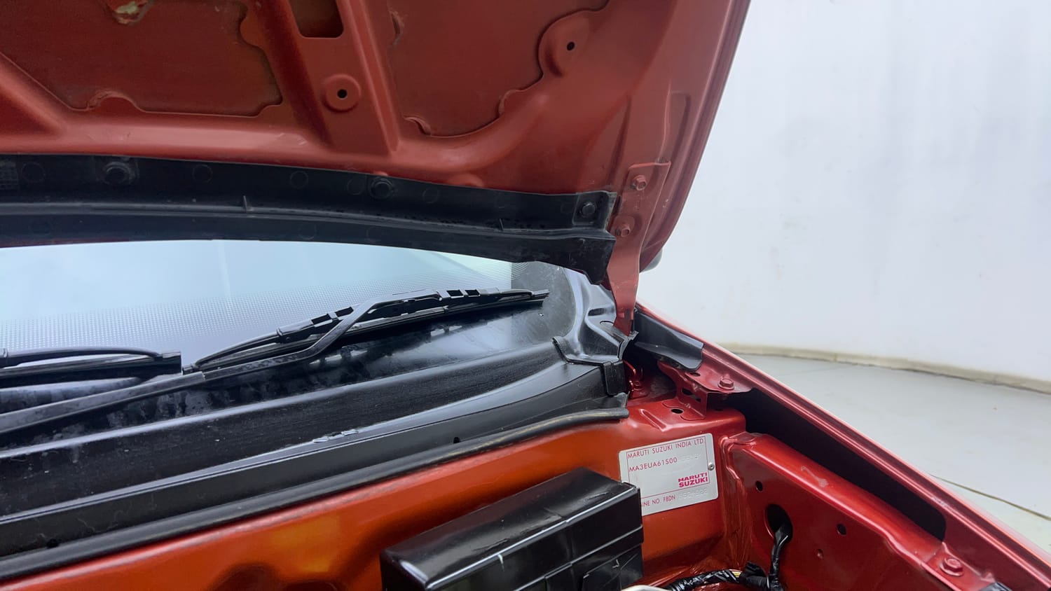 Used 2021 Maruti Suzuki Alto 800 LXi Petrol Manual engine ENGINE LEFT SIDE HINGE & APRON VIEW