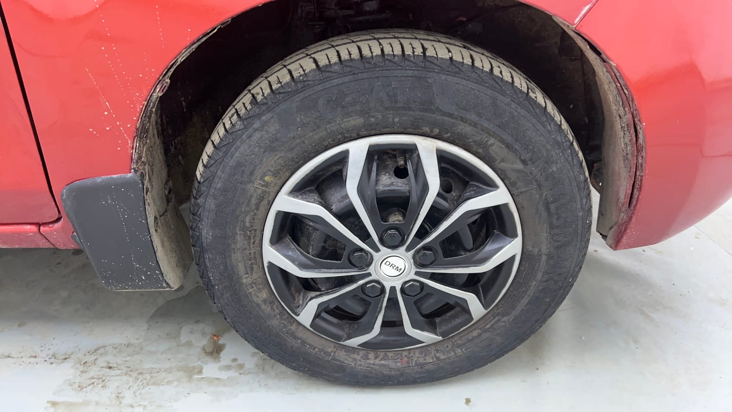 Used 2021 Maruti Suzuki Alto 800 LXi Petrol Manual tyres RIGHT FRONT TYRE RIM VIEW