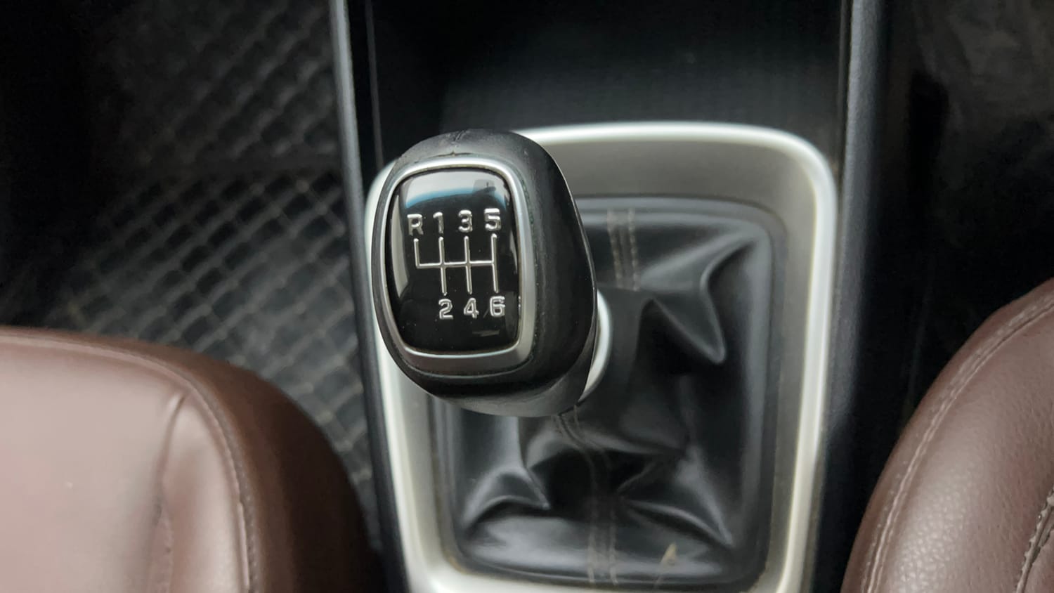 Used 2019 hyundai Venue SX 1.0 Turbo Petrol Petrol Manual interior GEAR  KNOB VIEW