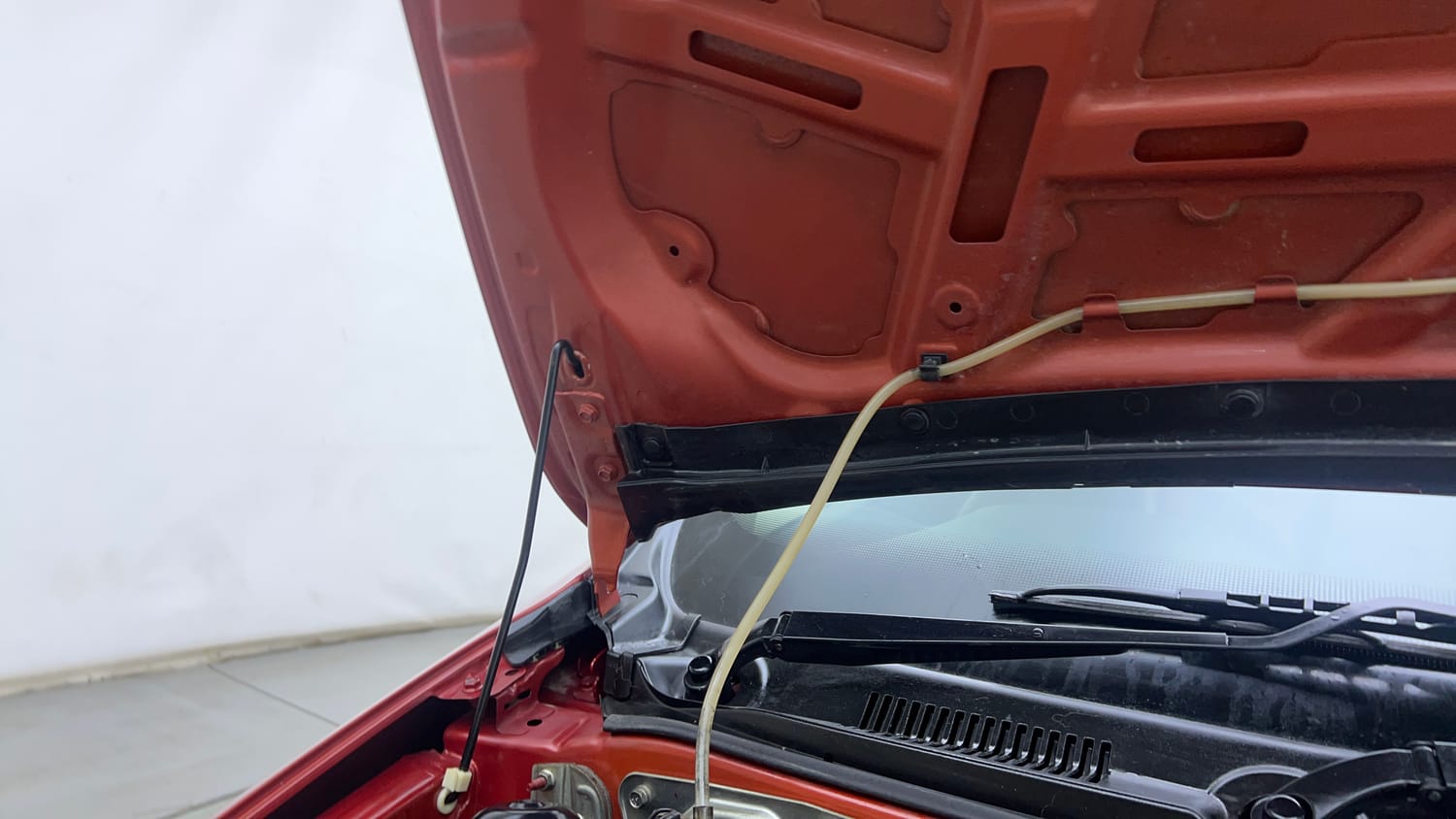 Used 2021 Maruti Suzuki Alto 800 LXi Petrol Manual engine ENGINE RIGHT SIDE HINGE & APRON VIEW
