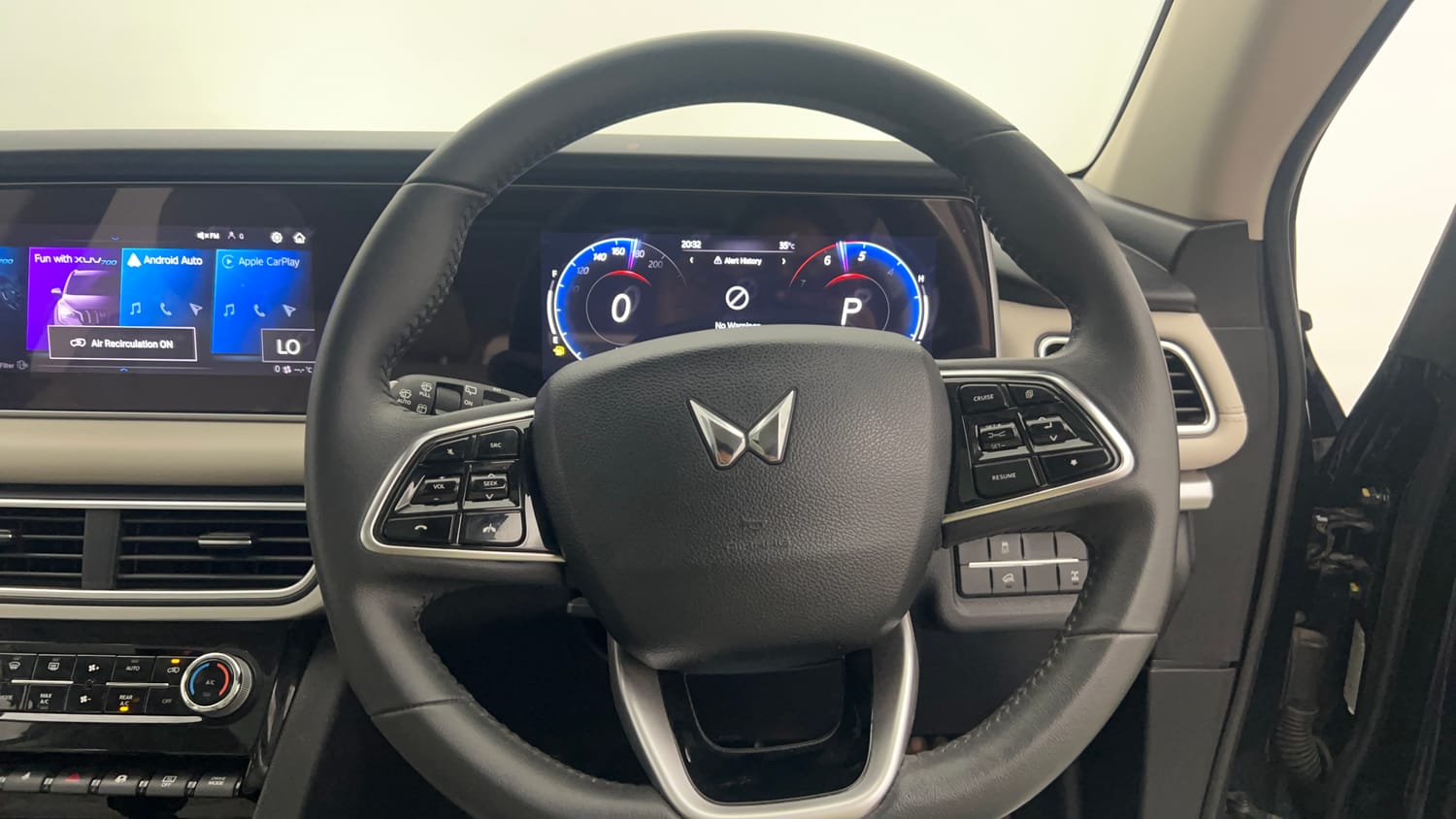 Used 2022 Mahindra XUV700 AX 7 Diesel AT AWD Luxury Pack 7 STR Diesel Automatic interior STEERING VIEW