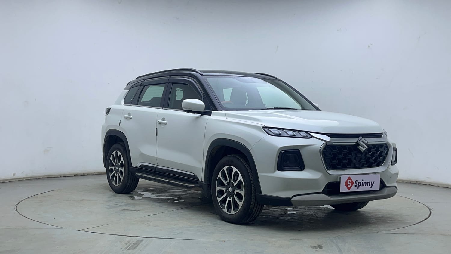 Used 2023 Maruti Suzuki Grand Vitara Zeta Smart Hybrid AT Petrol Automatic exterior RIGHT FRONT CORNER VIEW