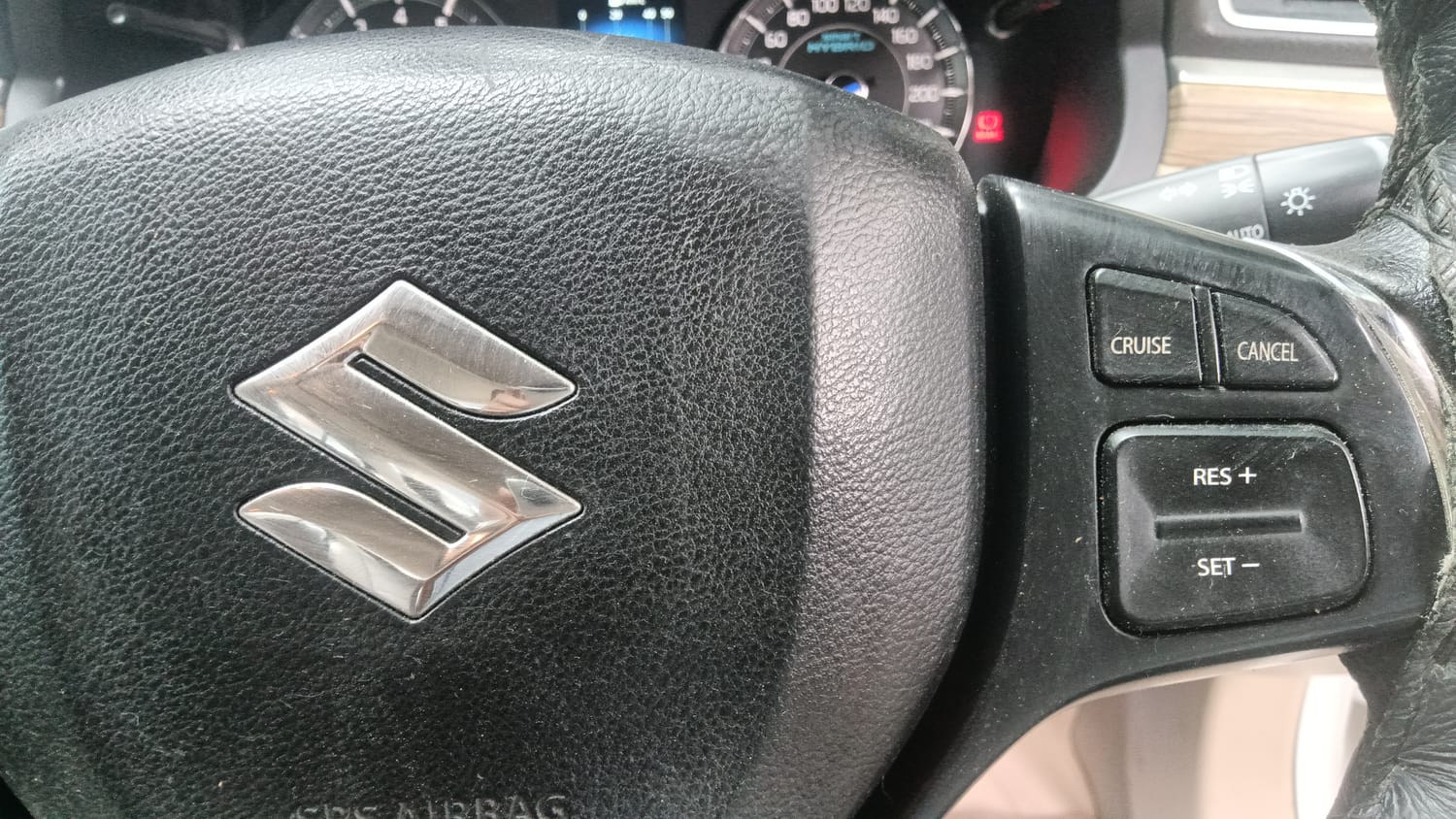 Used 2023 Maruti Suzuki Ciaz Zeta 1.5 Petrol Manual top_features Cruise control