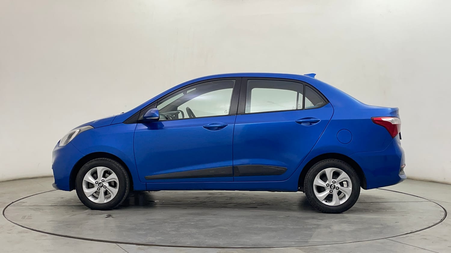 Used 2018 Hyundai Xcent SX Petrol Manual exterior LEFT SIDE VIEW