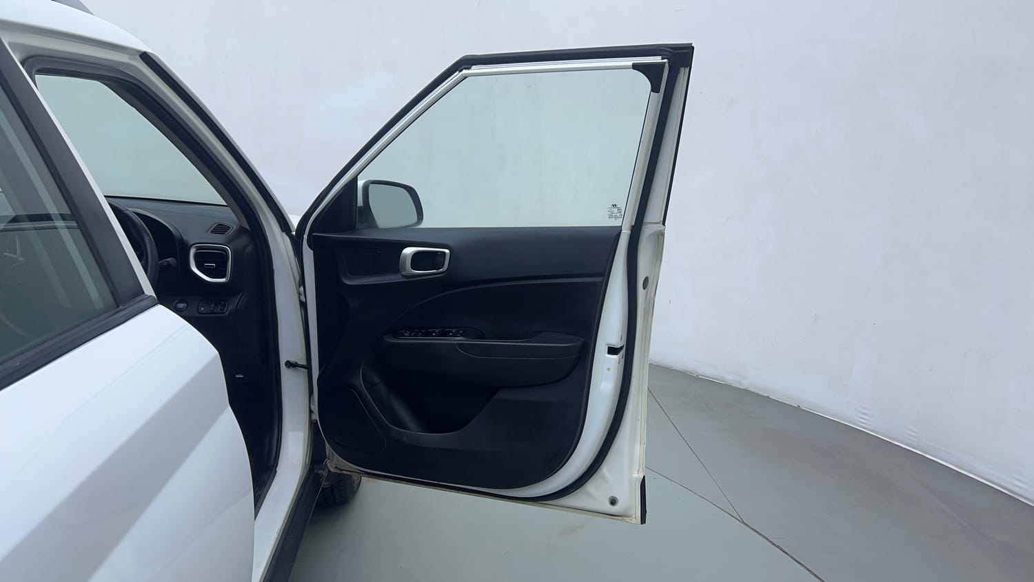 Used 2019 Hyundai Venue SX Plus 1.0 Turbo DCT Petrol Automatic interior RIGHT FRONT DOOR OPEN VIEW