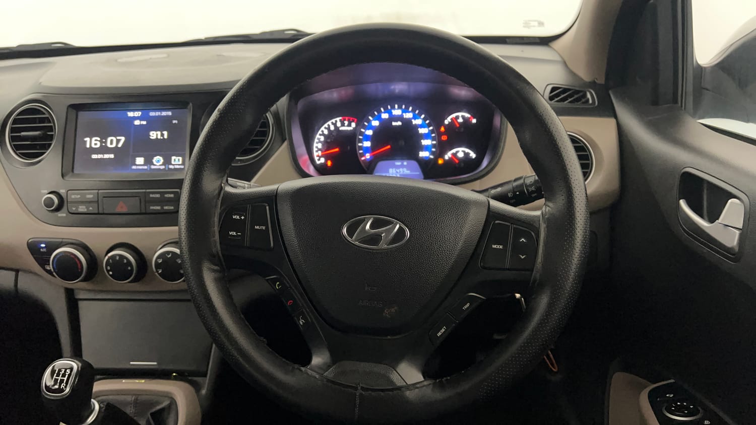 Used 2019 Hyundai Xcent SX Petrol Manual interior STEERING VIEW