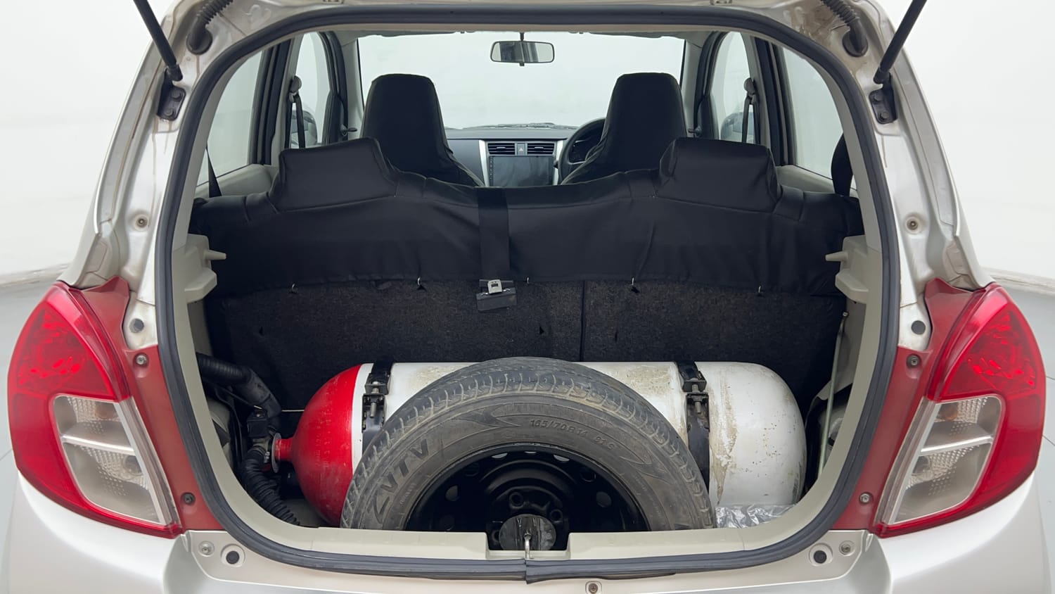 Used 2015 Maruti Suzuki Celerio VXi CNG Cng Manual interior DICKY INSIDE VIEW