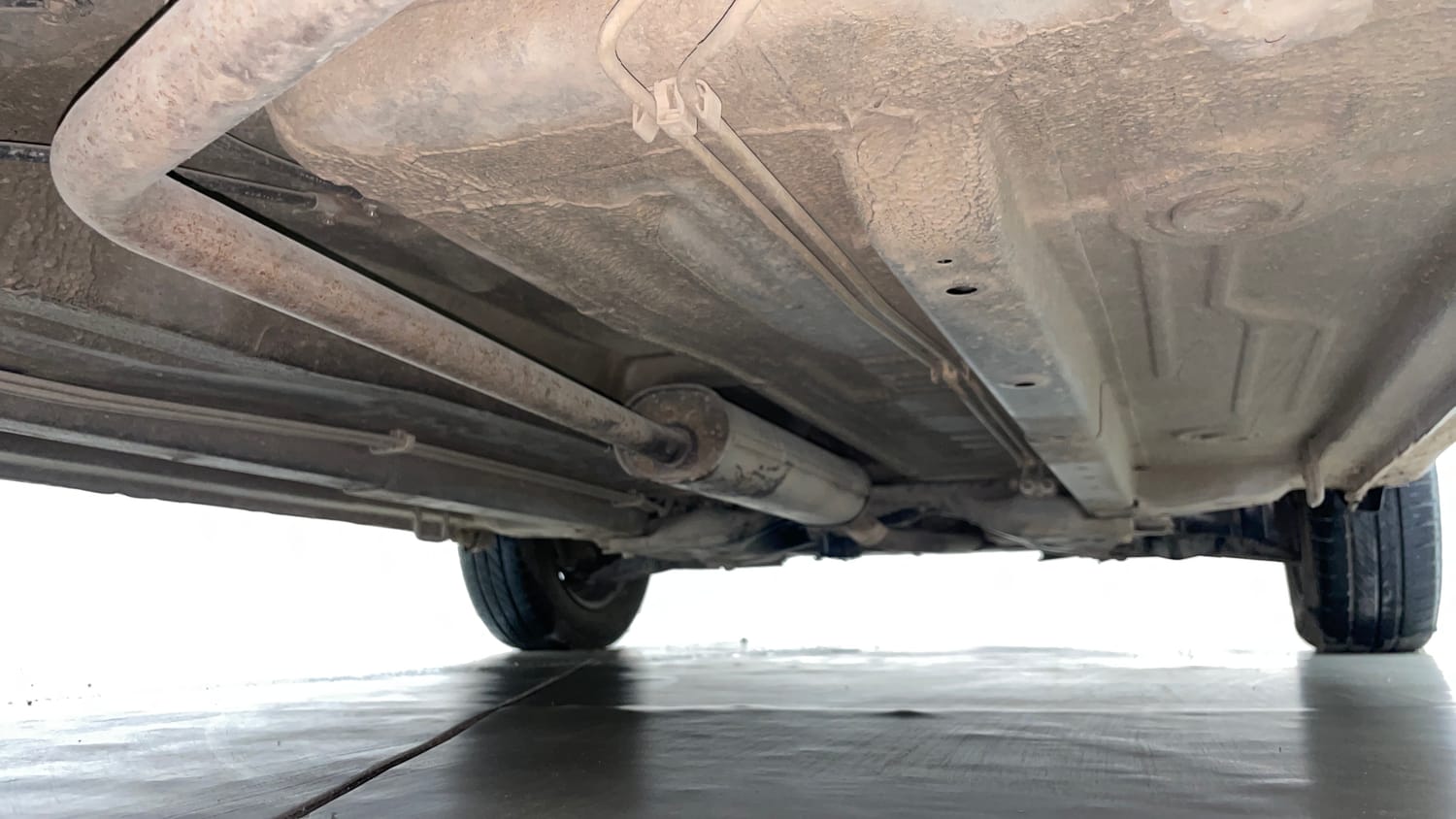 Used 2016 Maruti Suzuki Celerio VXi AMT Petrol Automatic extra REAR RIGHT UNDERBODY VIEW