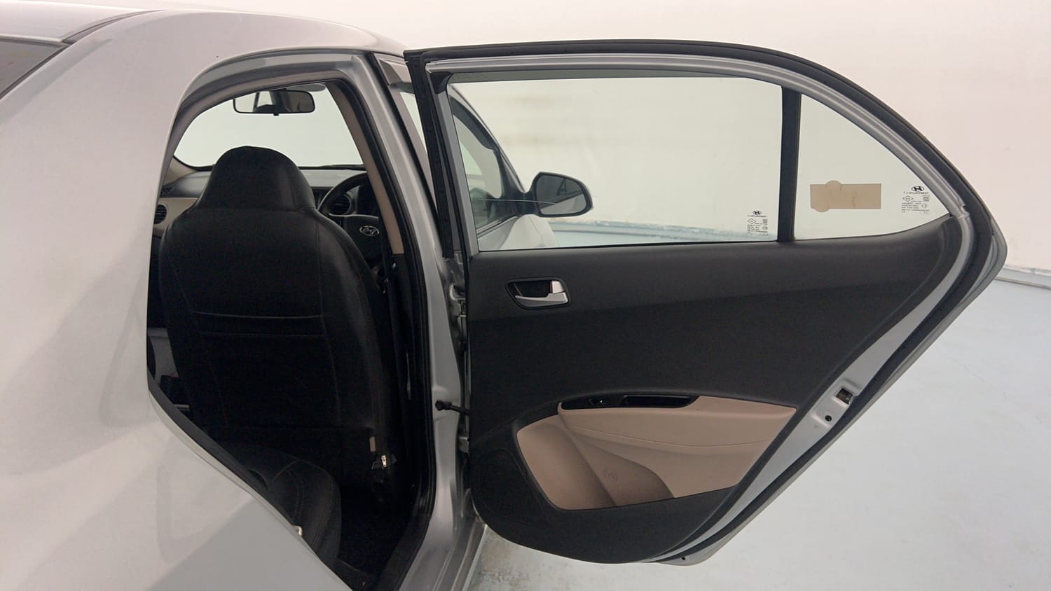 Used 2019 Hyundai Xcent SX Petrol Manual interior RIGHT REAR DOOR OPEN VIEW