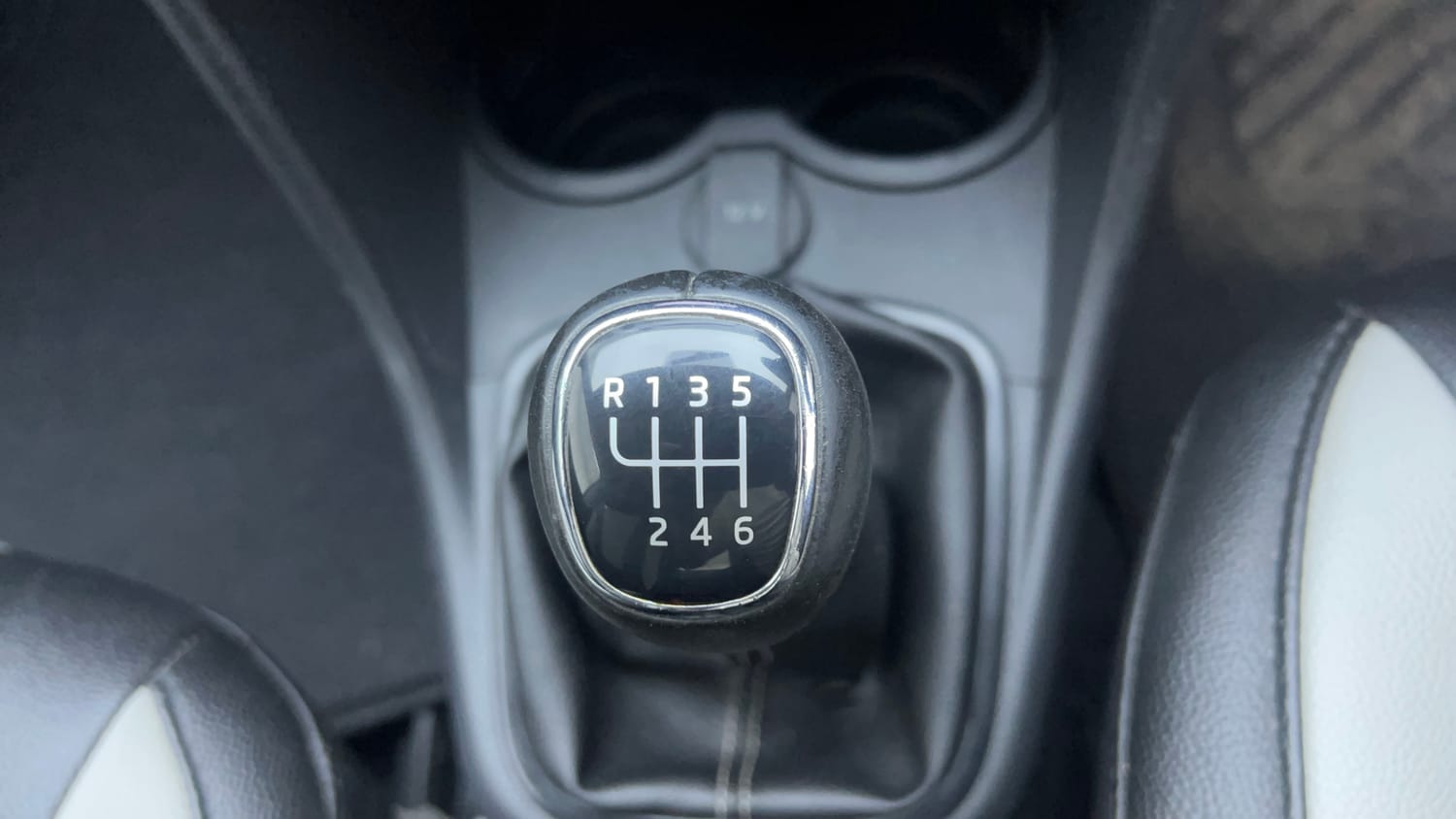 Used 2020 Skoda Rapid Ambition Petrol Manual interior GEAR  KNOB VIEW