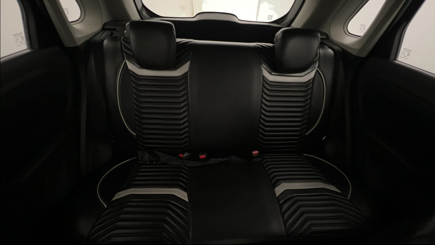Used 2016 Maruti Suzuki Vitara Brezza [2016-2020] VDi Diesel Manual interior REAR SEAT CONDITION VIEW