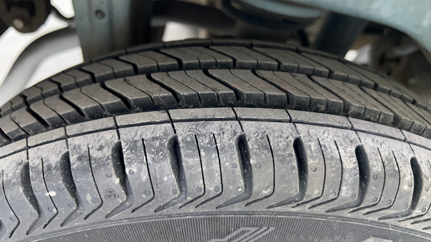 Used 2015 Maruti Suzuki Alto 800 Lxi Petrol Manual tyres RIGHT REAR TYRE TREAD VIEW