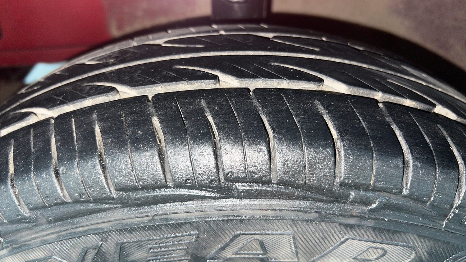 Used 2017 Hyundai Eon Era +  CNG (Outside Fitted) Cng Manual tyres LEFT FRONT TYRE TREAD VIEW