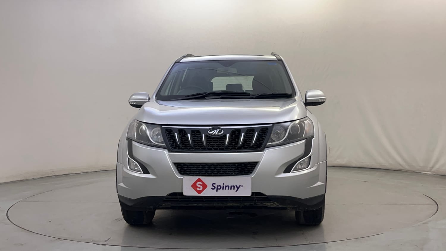 Used 2017 Mahindra XUV500 W10 Diesel Manual exterior FRONT VIEW