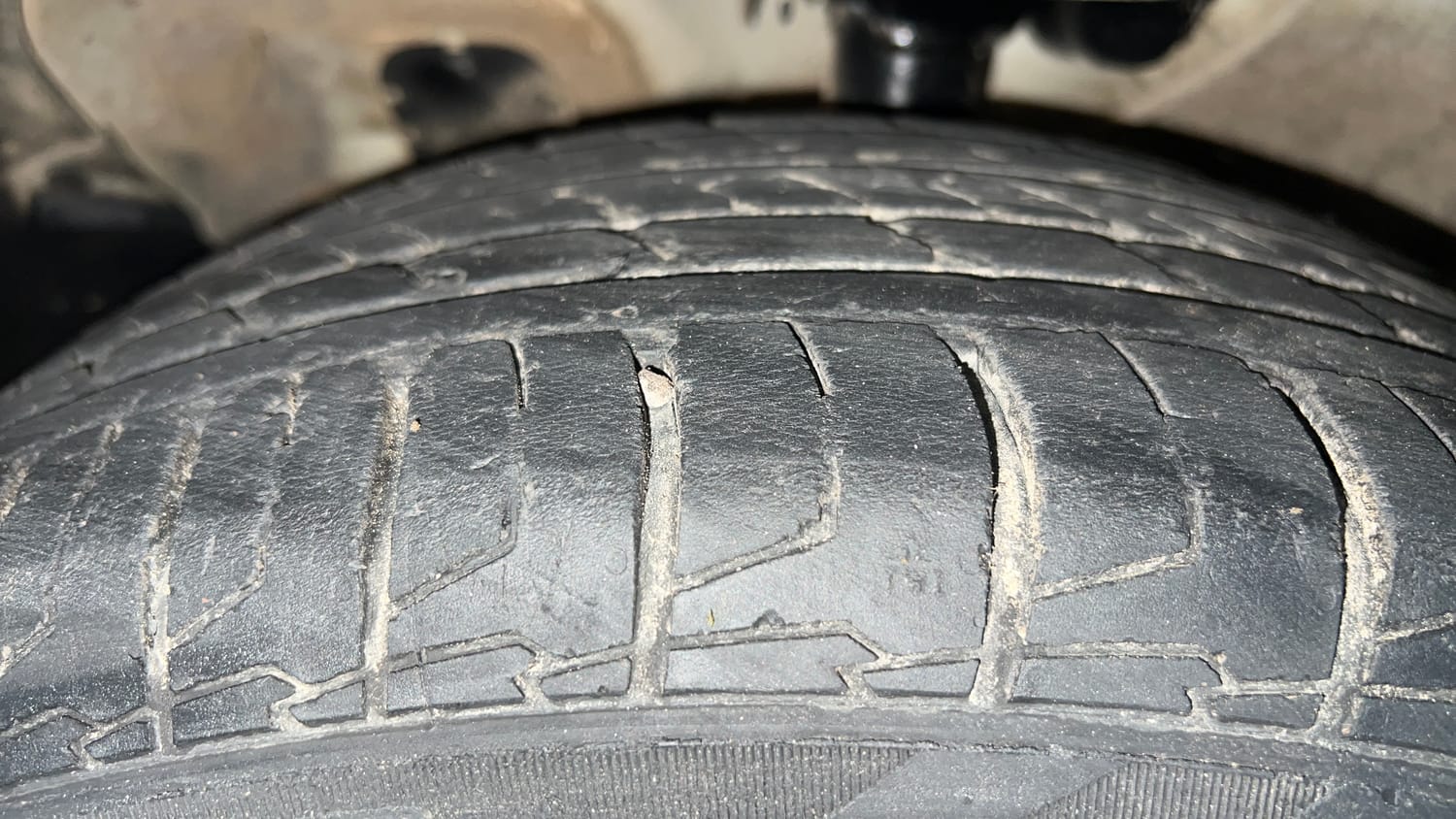 Used 2023 Kia Seltos HTX 1.5 Petrol Manual tyres LEFT FRONT TYRE TREAD VIEW