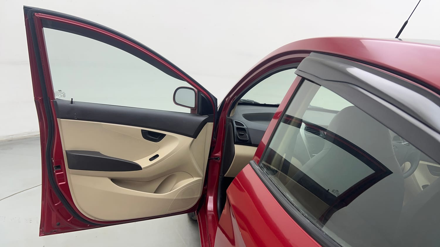 Used 2017 Hyundai Eon Era +  CNG (Outside Fitted) Cng Manual interior LEFT FRONT DOOR OPEN VIEW