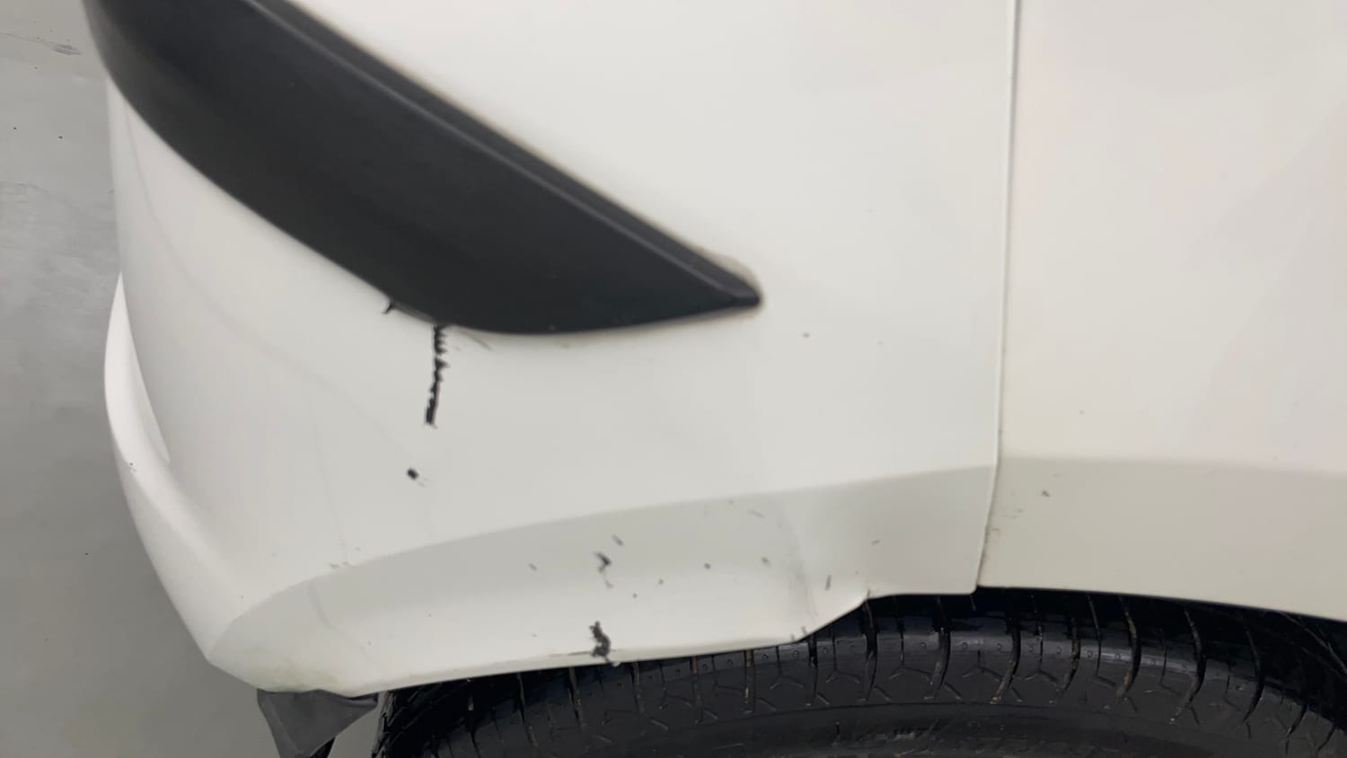 Used 2016 Tata Tiago Revotron XZ Petrol Manual dents MINOR SCRATCH