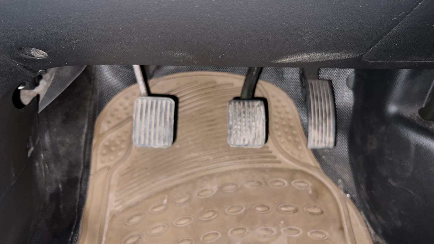 Used 2014 Hyundai Grand i10 Sportz 1.2 Kappa VTVT Petrol Manual interior PEDALS VIEW