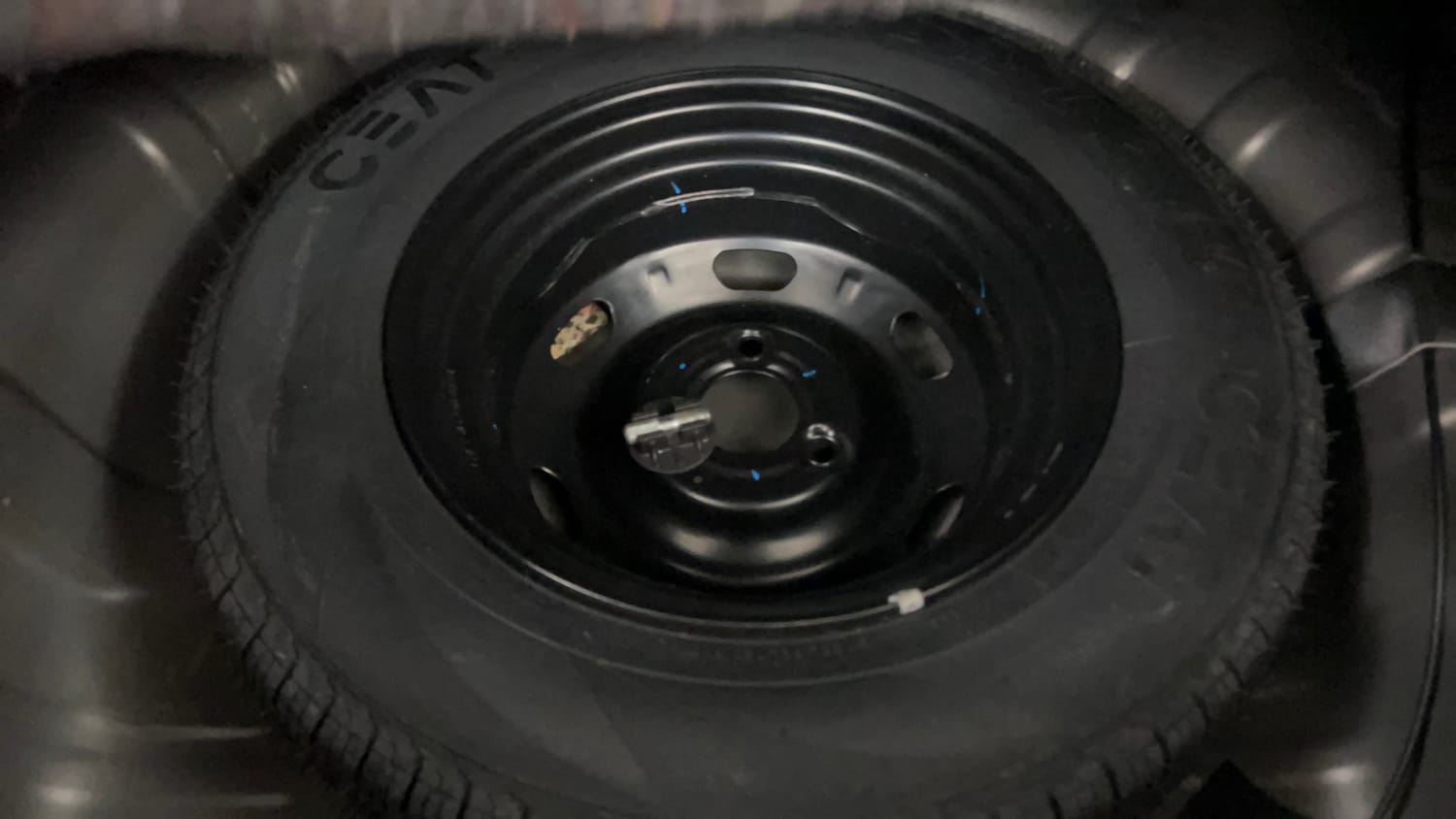 Used 2017 Renault Kwid RXT Petrol Manual tyres SPARE TYRE VIEW