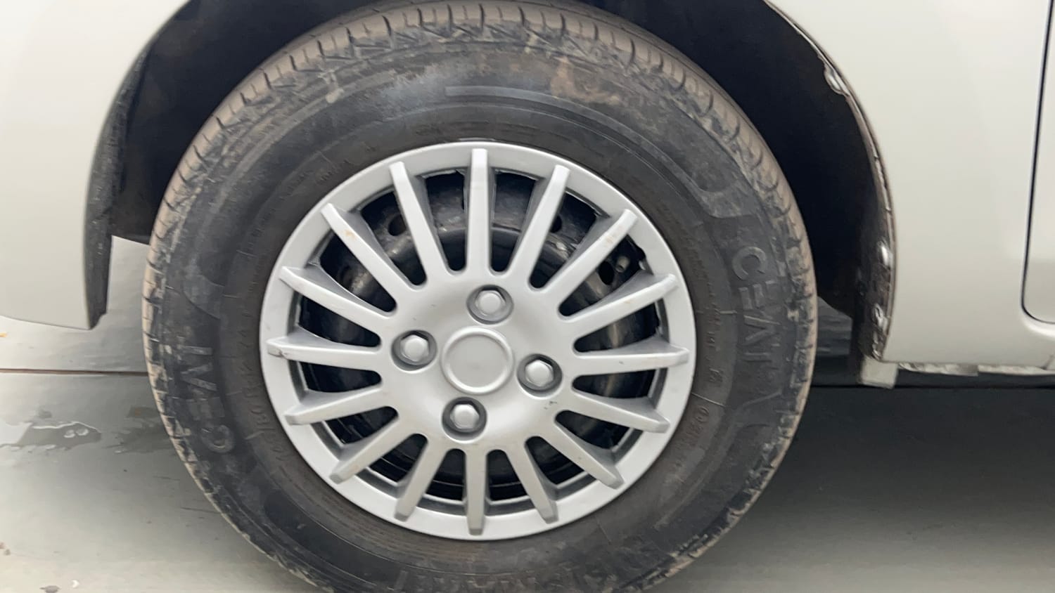 Used 2022 Maruti Suzuki Alto 800 LXi (O) Petrol Manual tyres LEFT FRONT TYRE RIM VIEW