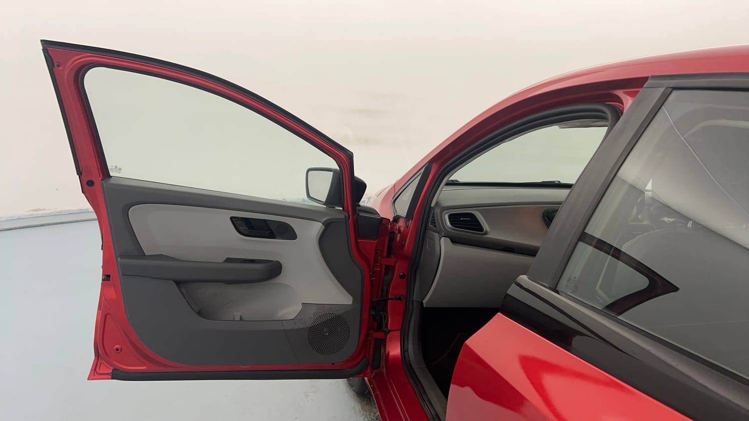 Used 2021 Tata Altroz XE Petrol Petrol Manual interior LEFT FRONT DOOR OPEN VIEW