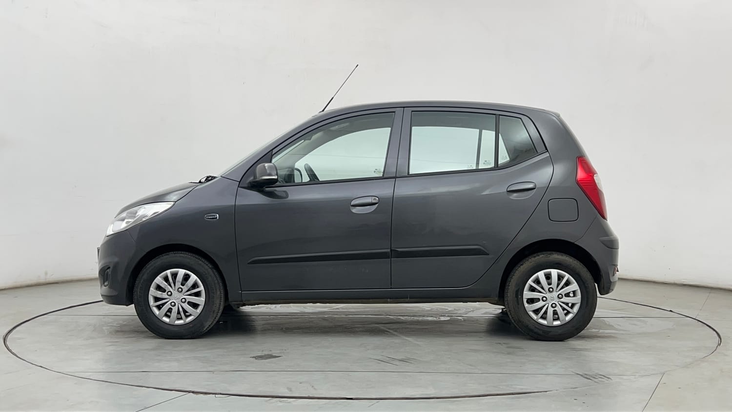 Used 2013 Hyundai i10 1.1L iRDE Magna Special Edition Petrol Manual exterior LEFT SIDE VIEW