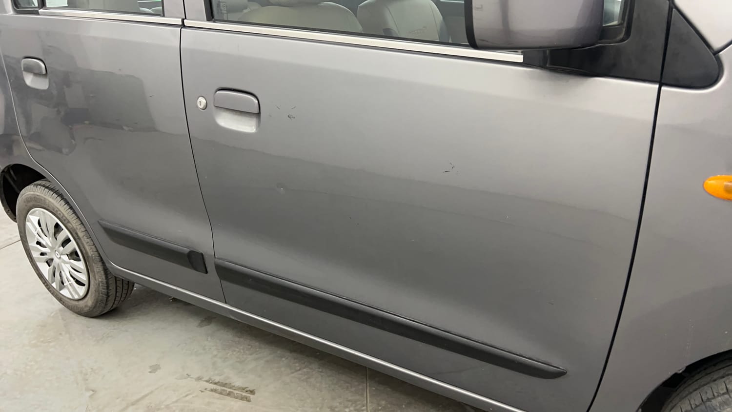 Used 2018 Maruti Suzuki Wagon R 1.0 VXI AMT Petrol Automatic dents MINOR DENT